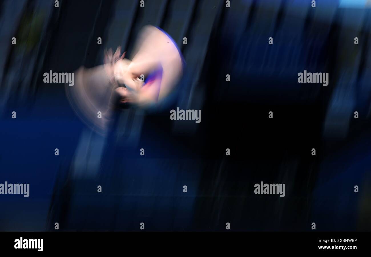 Tokyo, Japan. 5th Aug, 2021. Celine van Duijn of the Netherlands competes during the women's 10m platform semifinal of diving at the Tokyo 2020 Olympic Games in Tokyo, Japan, Aug. 5, 2021. Credit: Ding Xu/Xinhua/Alamy Live News Stock Photo