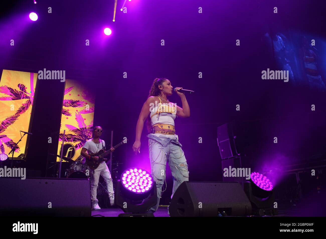 Cumbia colombia hi-res stock photography and images - Alamy