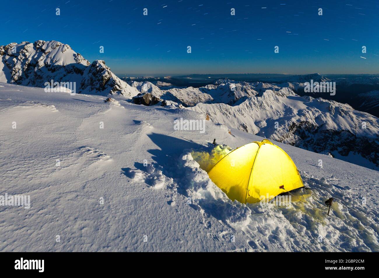 Winter camp on the Low Peak of Mount Rolleston, High Peak in the background, New Zealand Stock Photo