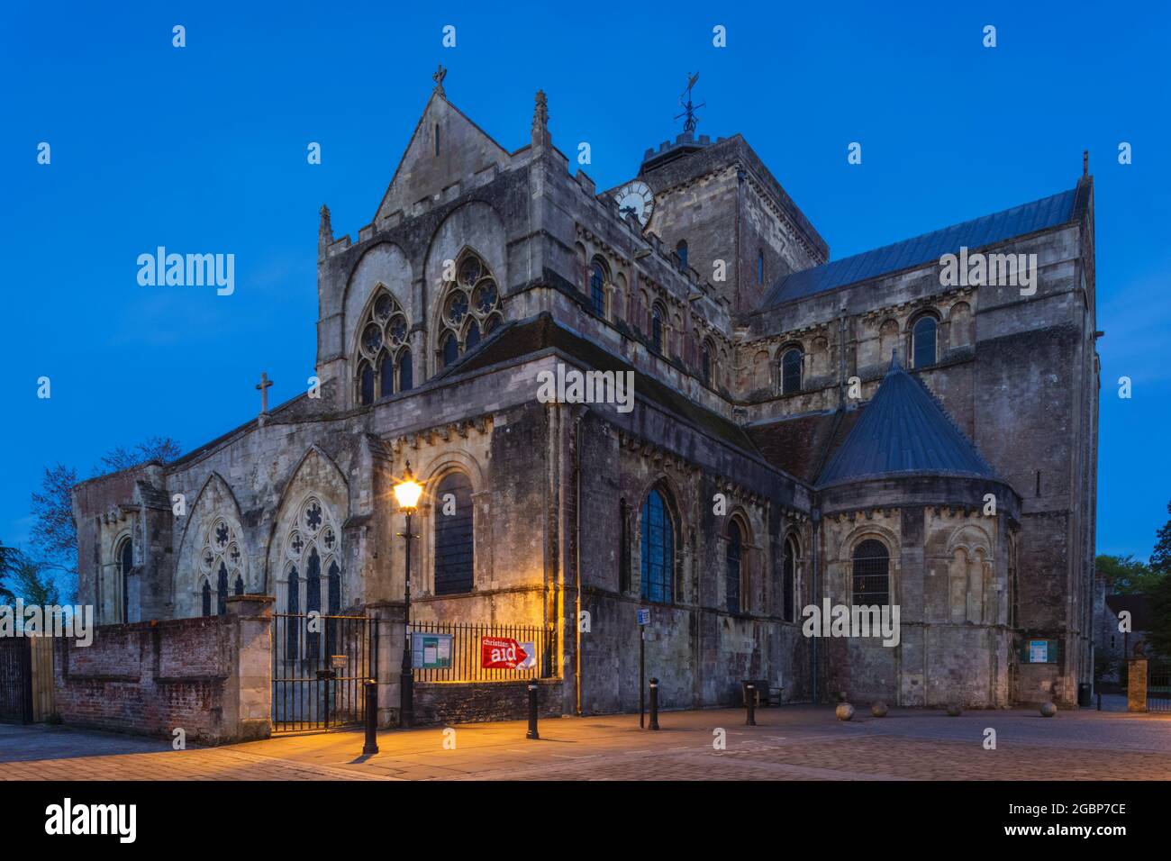 England, Hampshire, Romsey, Romsey Abbey Stock Photo - Alamy