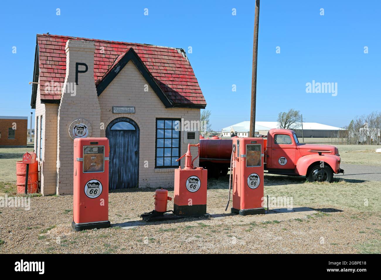 geography / travel, USA, Texas, McLean, historic petrol station, McLean, route 66, Texas, ADDITIONAL-RIGHTS-CLEARANCE-INFO-NOT-AVAILABLE Stock Photo