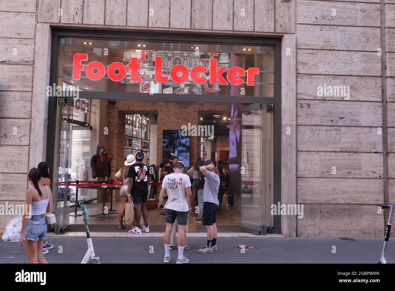 FOOT LOCKER FASHION SHOES STORE ENTRANCE IN CORSO STREET Stock Photo - Alamy
