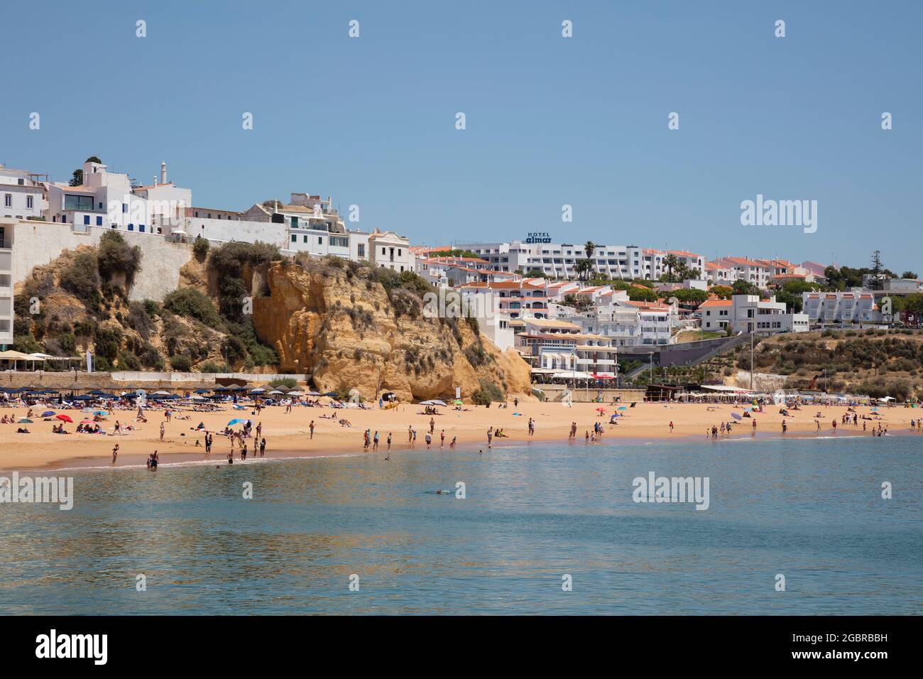 geography / travel, Portugal, Algarve, Atlantic Ocean coast, Albufeira, townscape, sandy beach, ADDITIONAL-RIGHTS-CLEARANCE-INFO-NOT-AVAILABLE Stock Photo