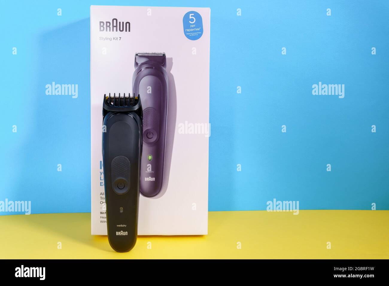 Braun electric shaver hires stock photography and images Alamy