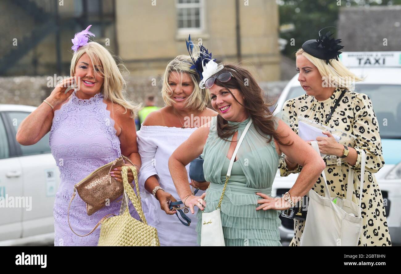 Ladies day brighton hires stock photography and images Alamy