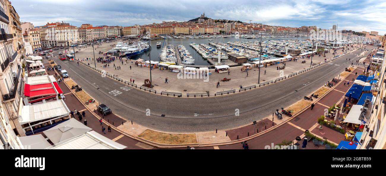 Panoramic view of the Old Port and the famous city embankment at sunset ...