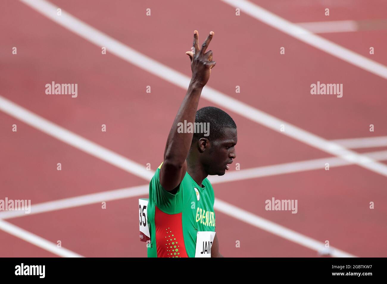 (210805) -- TOKYO, Aug. 5, 2021 (Xinhua) -- Kirani James of Grenada celebrates after the men's 400m final at Tokyo 2020 Olympic Games, in Tokyo, Japan, Aug. 5, 2021. (Xinhua/Li Gang) Stock Photo