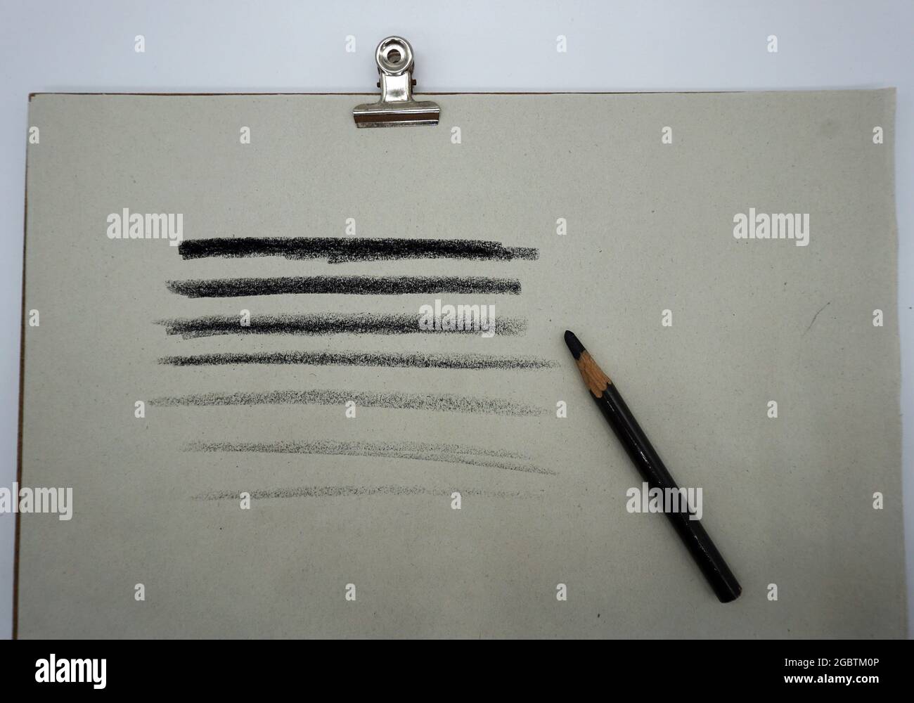 Practice drawing lines. Drawing quickly is the practice of seeing the light and shadow of a black pencil. from dark to light Stock Photo