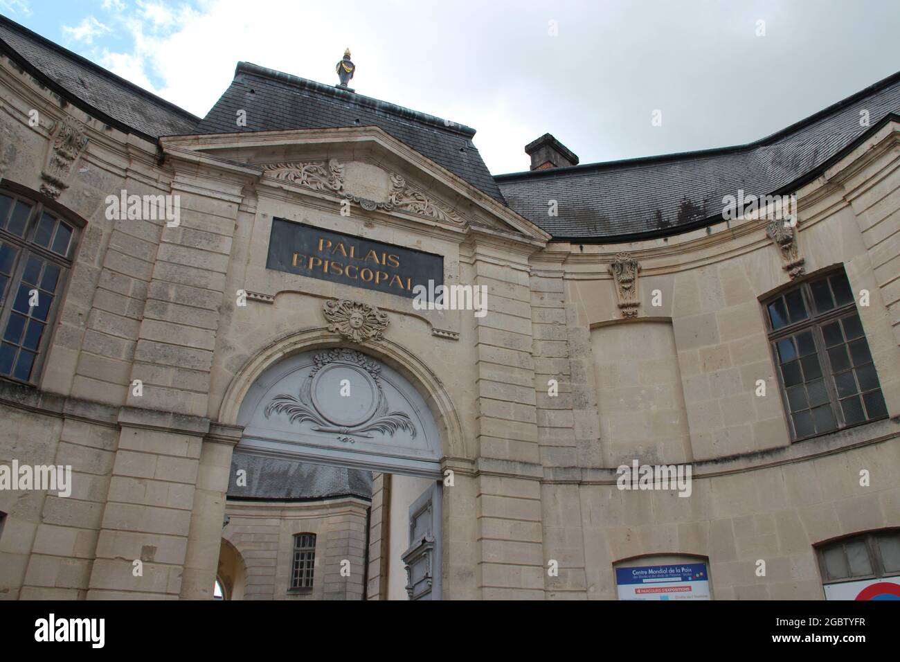 episcopal palace in verdun in lorraine (france Stock Photo Alamy