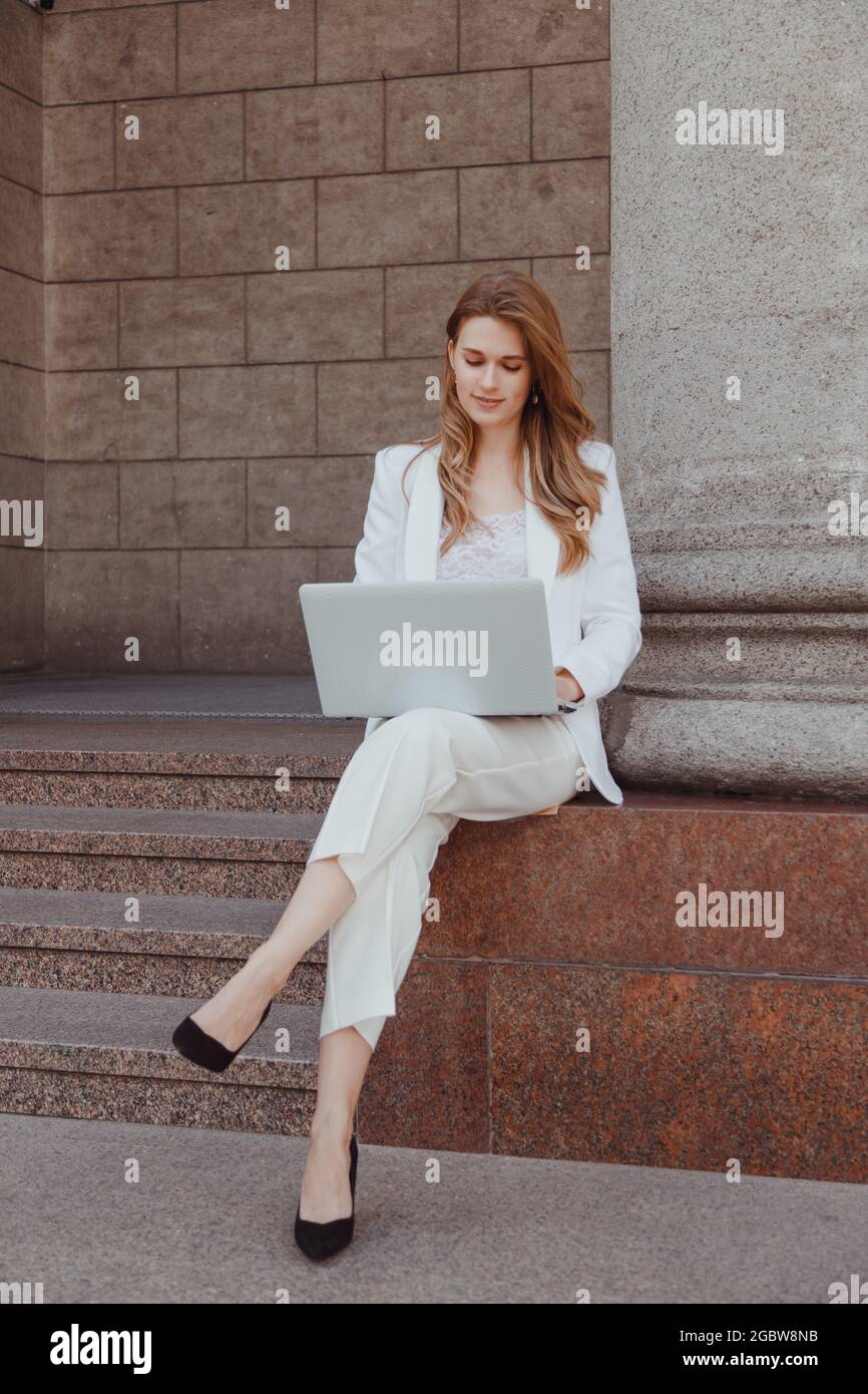 Busy Woman Set- White