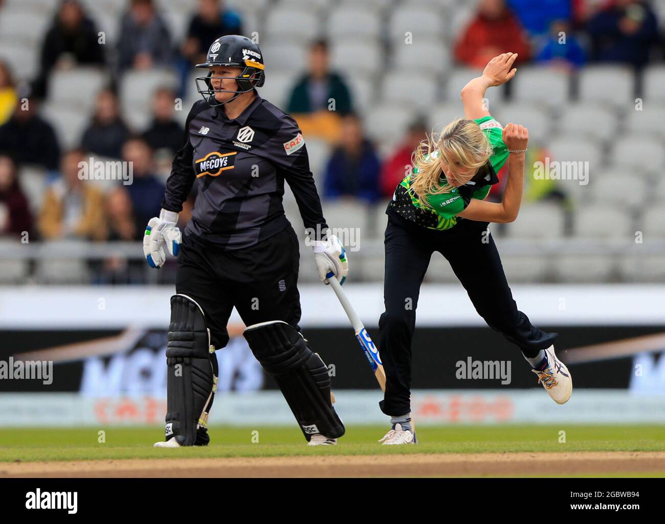 Lauren Bell bowling for Southern Brave women Stock Photo Alamy