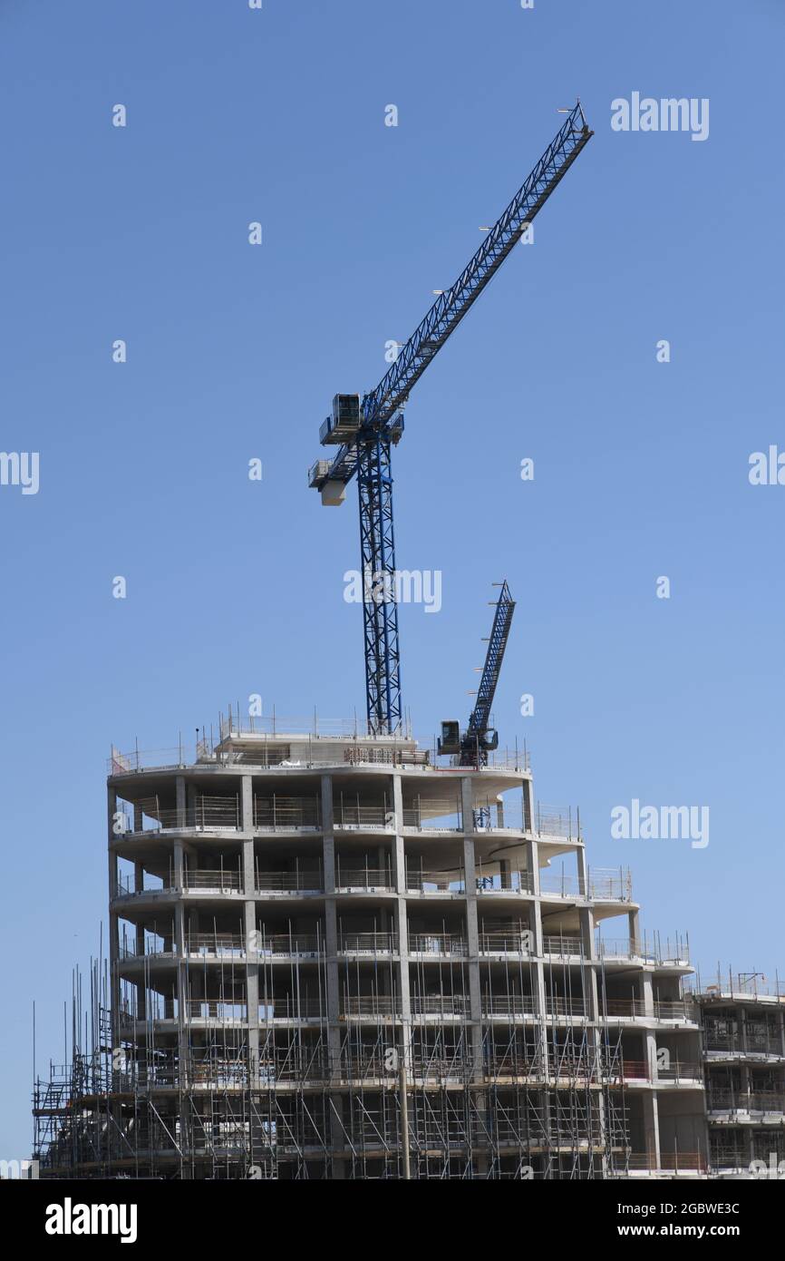 Building a block of apartments Stock Photo - Alamy