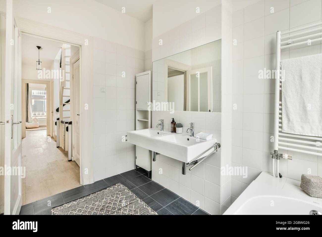 Interior design of beautiful and elegant bathroom Stock Photo Alamy