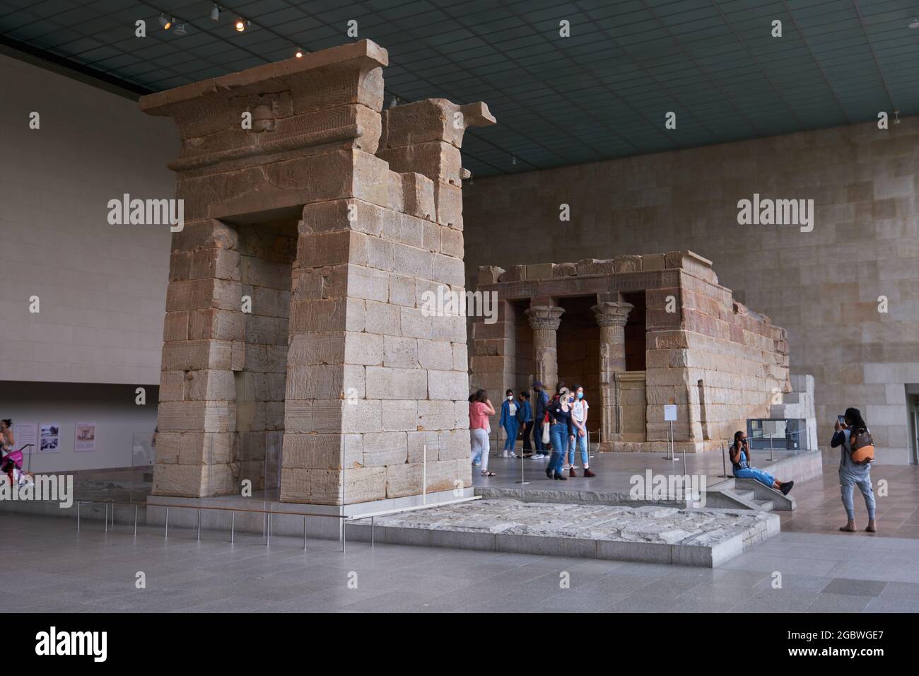 The Temple of Dendur at the Metropolitan Museum of Art, New York City ...