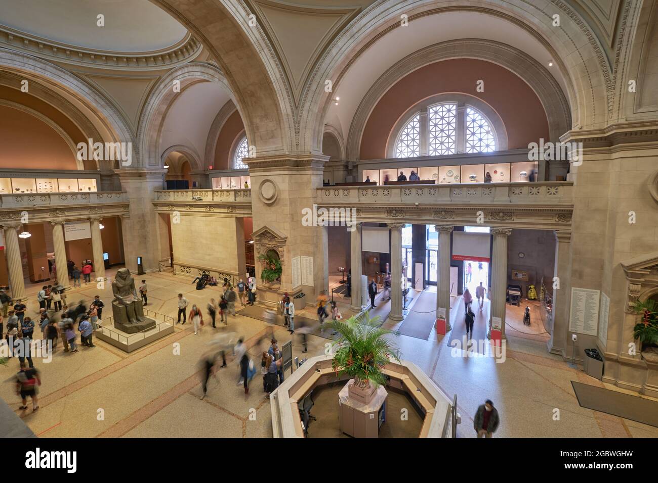 The Metropolitan Museum of Art Great Hall interior Stock Photo Alamy