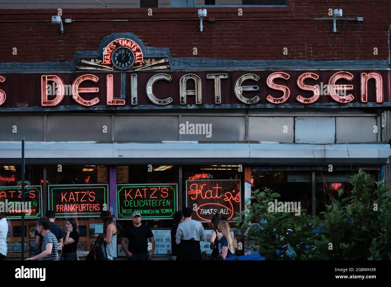 Neon Signs Of The Katzs Delicatessen Restaurant New York City Stock