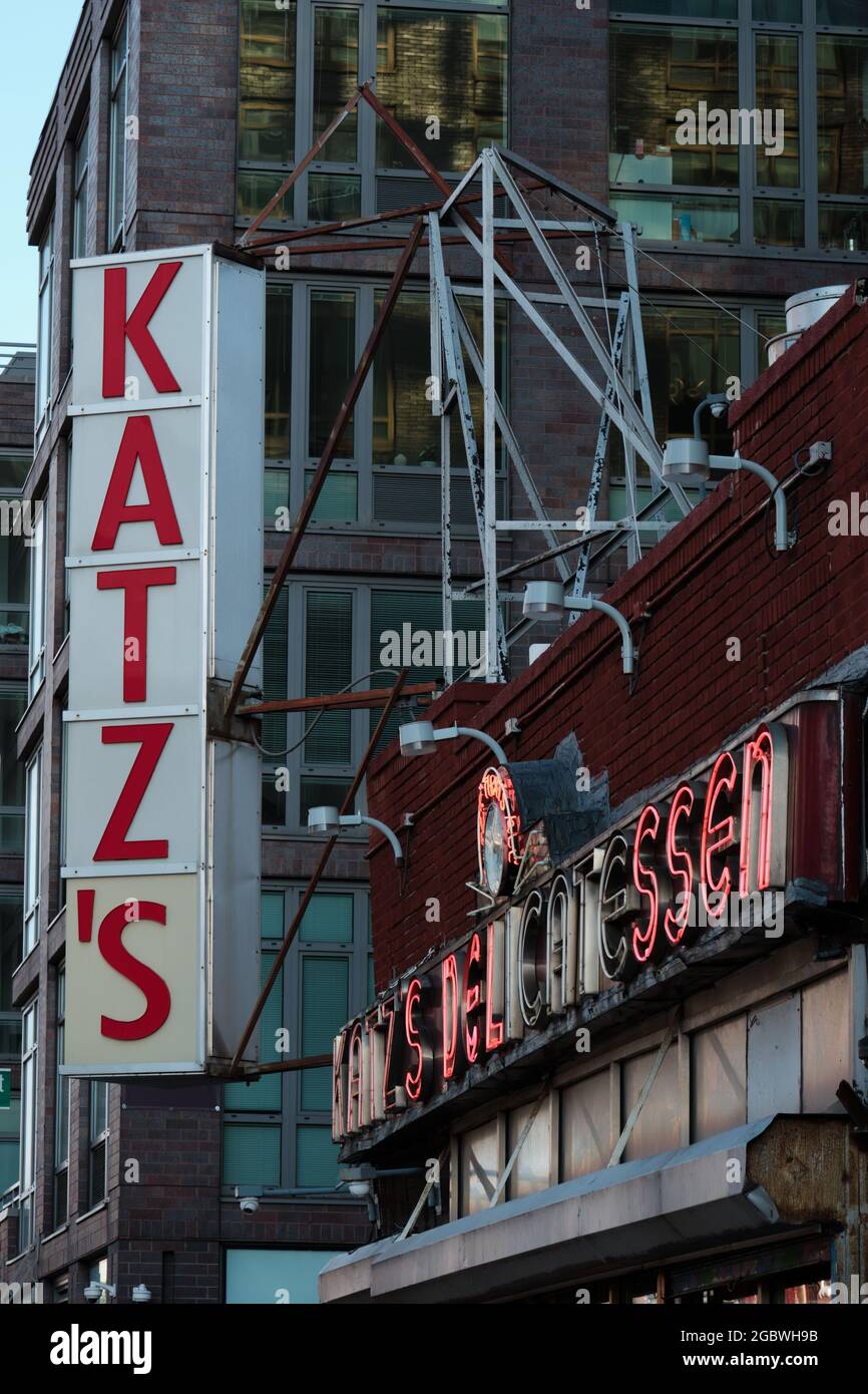 Sign of the Katz's Deli Restaurant in Manhattan Stock Photo