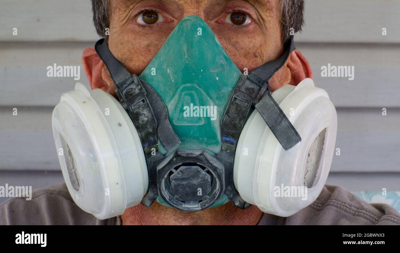 Paint respirator hi-res stock photography and images - Alamy