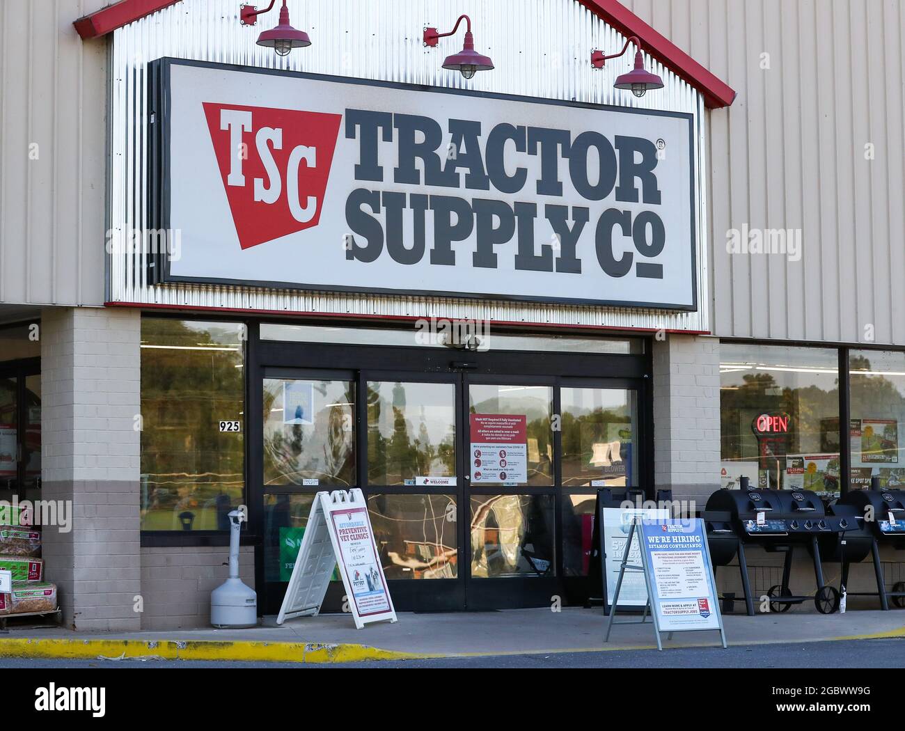 Tractor supply logo hires stock photography and images Alamy