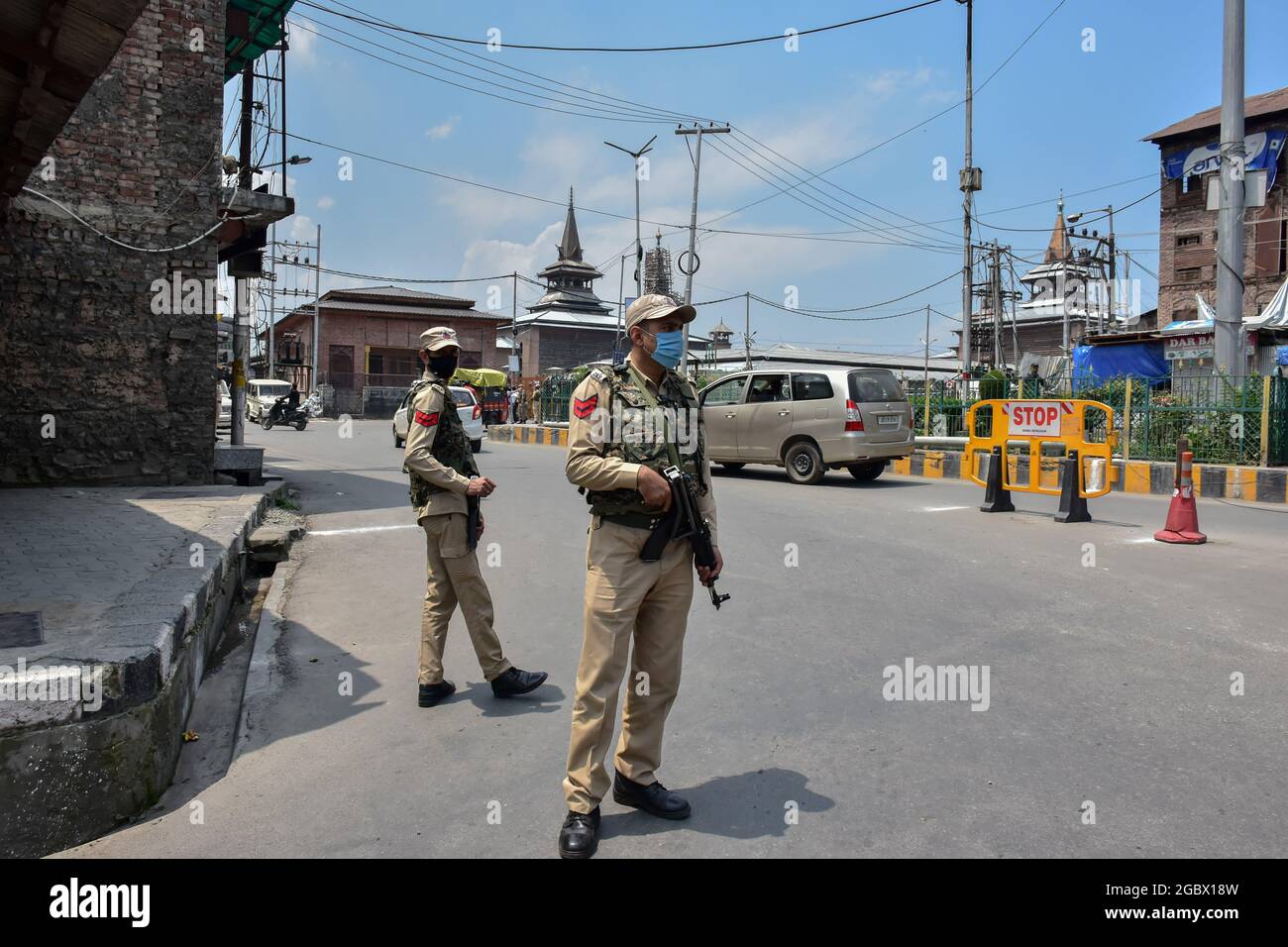 Government forces stand alert after an explosion took place near the Grand Mosque on the second anniversary of the abrogation of autonomous status and statehood in Srinagar.An explosion took place near the Grand Mosque on Thursday, but no losses of life or injury were reported, officials said. They said the explosion, suspected to be an Improvised Explosive Device (IED), took place around noon. The explosion took place on the second anniversary of the abrogation of autonomous status and statehood. (Photo by Saqib Majeed/SOPA Images/Sipa USA) Stock Photo