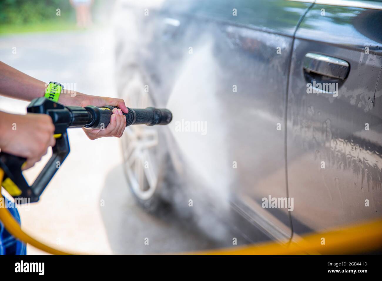 Car wash. Car care, car wash cost and car wash services. Copy space