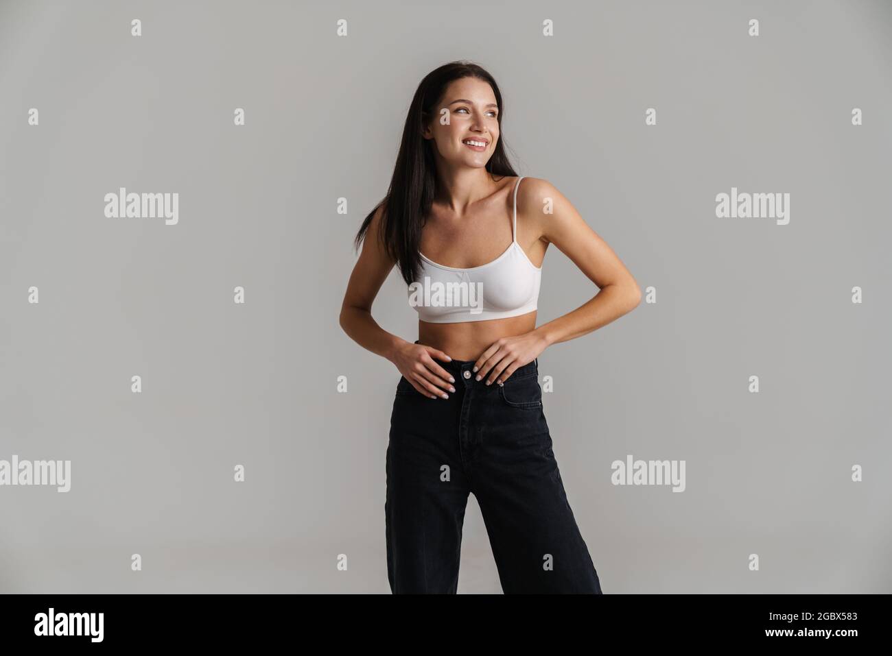 Woman wearing white crop top hi-res stock photography and images - Alamy