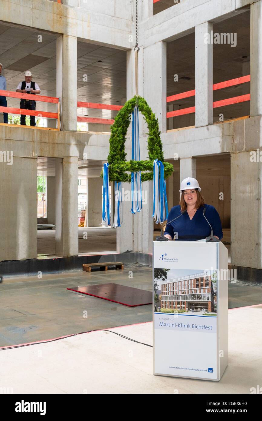 Wissenschaftssenatorin Katharina Fegebank beim Richtfest der Martini