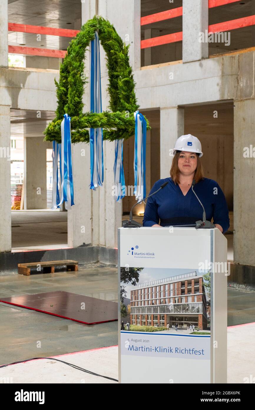 Wissenschaftssenatorin Katharina Fegebank beim Richtfest der Martini