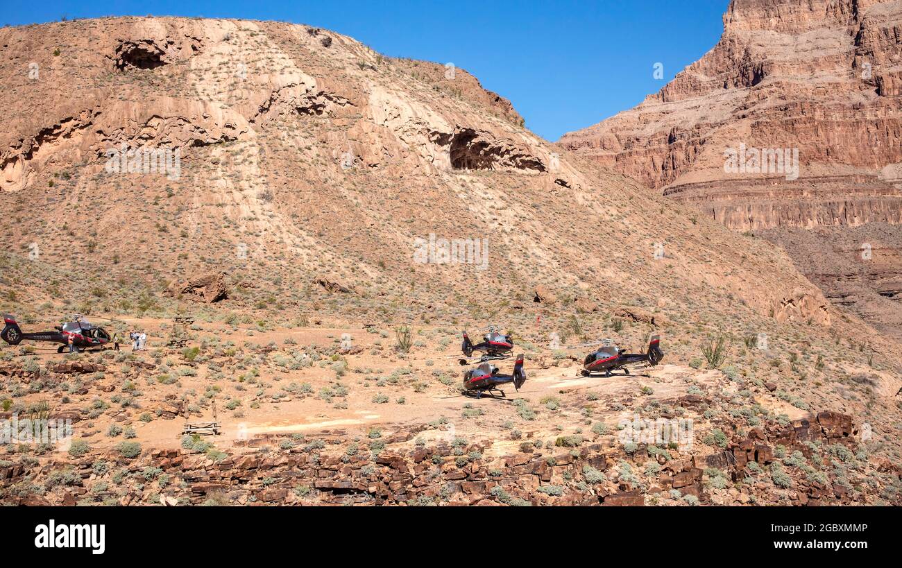 Helicopter tours land in the Grand Canyon, Nevada, USA Stock Photo