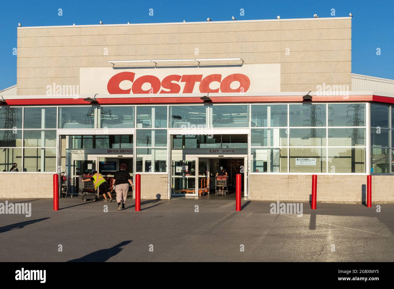 Ottawa, Canada - August 2, 2021: Costco Wholesale warehouse storefront in Ottawa, Canada. Stock Photo