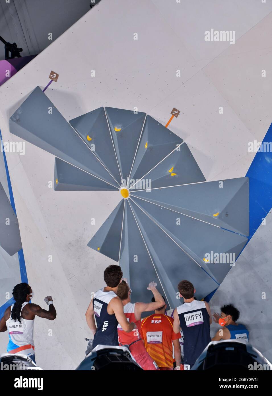 Tokyo, Japan. 05th Aug, 2021. Climbers observe before the Bouldering