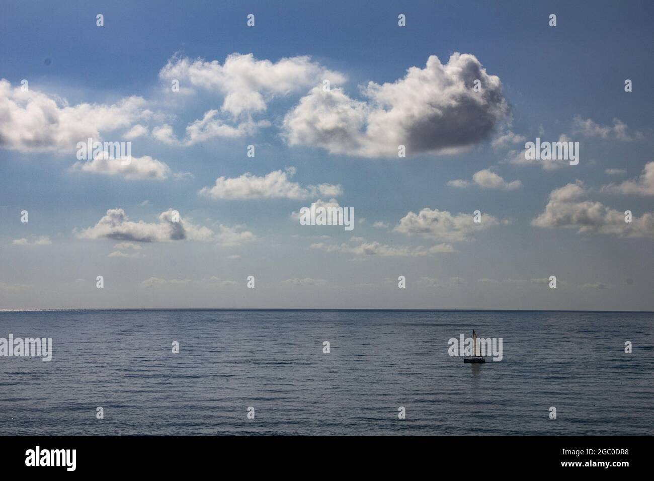 Calm horizon view hi-res stock photography and images - Alamy