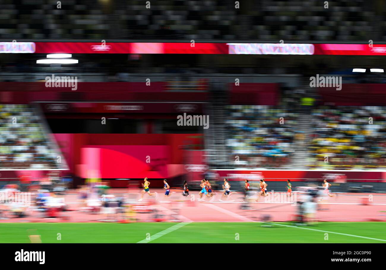 The runners in action, blurred, feature, symbolic photo, edge motif, athletics, semi-final 1500m run of men, men's 1500m semi-final, on August 5th, 2021 Olympic Summer Games 2020, from July 23rd. - 08.08.2021 in Tokyo/Japan. Stock Photo