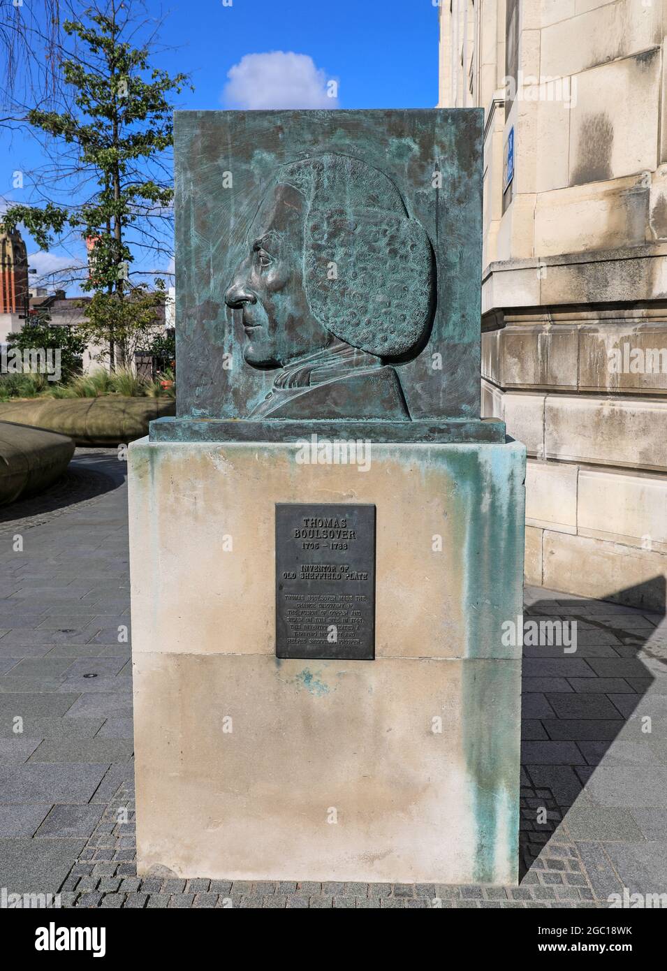 A memorial, statue or monument to Thomas Boulsover, the inventor of Sheffield Plate, Sheffield, South Yorkshire, England, UK Stock Photo