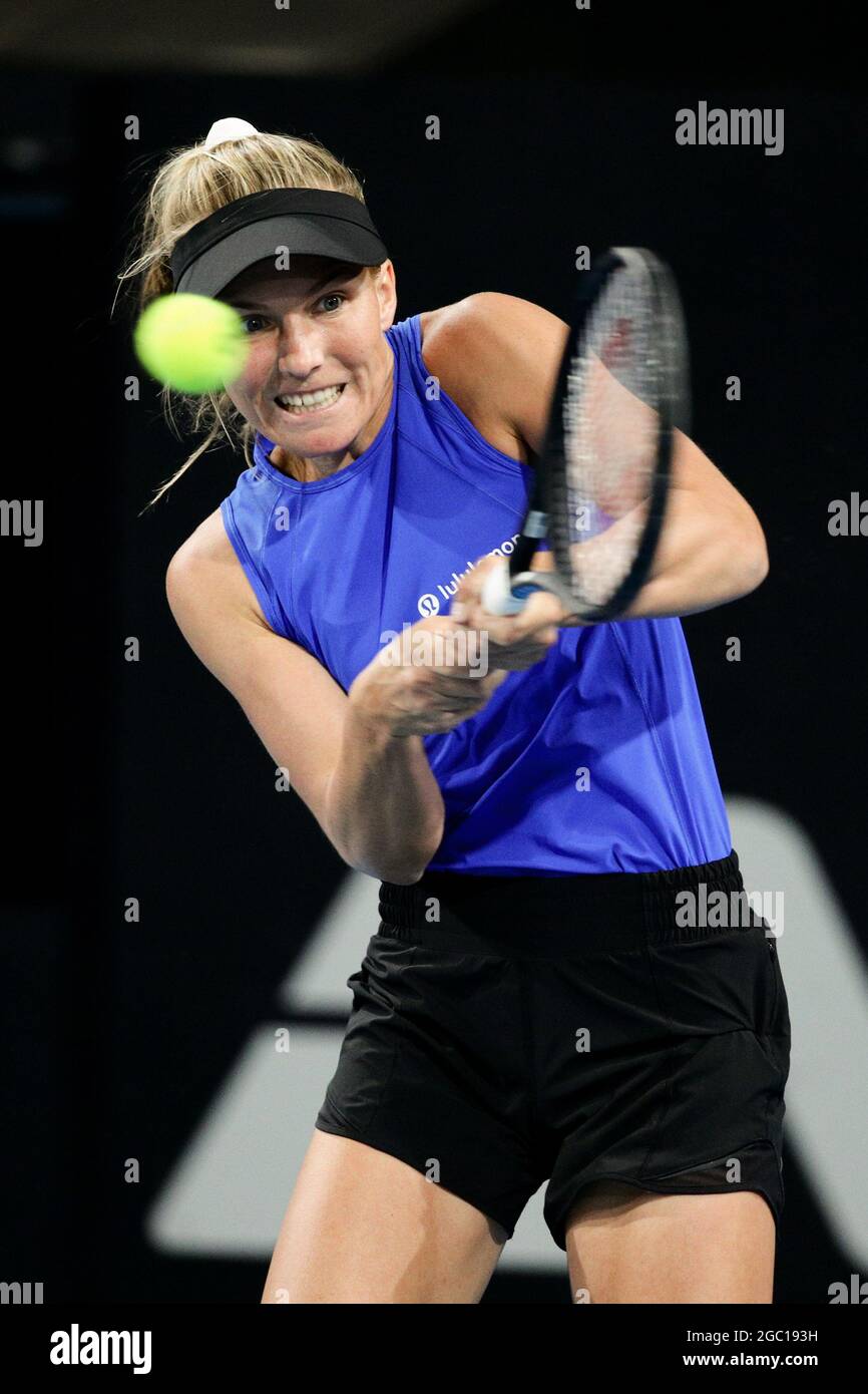 ADELAIDE, AUSTRALIA - FEBRUARY 24: Maddison Inglis of Australia plays a shot against Iga Swiatek of Poland during their singles match on day three of the Adelaide International tennis tournament at Memorial Drive on February 24, 2021 in Adelaide, Australia. (Photo by Peter Mundy/Speed Media/Icon Sportswire) Credit: Peter Mundy/Speed Media/Alamy Live News Stock Photo