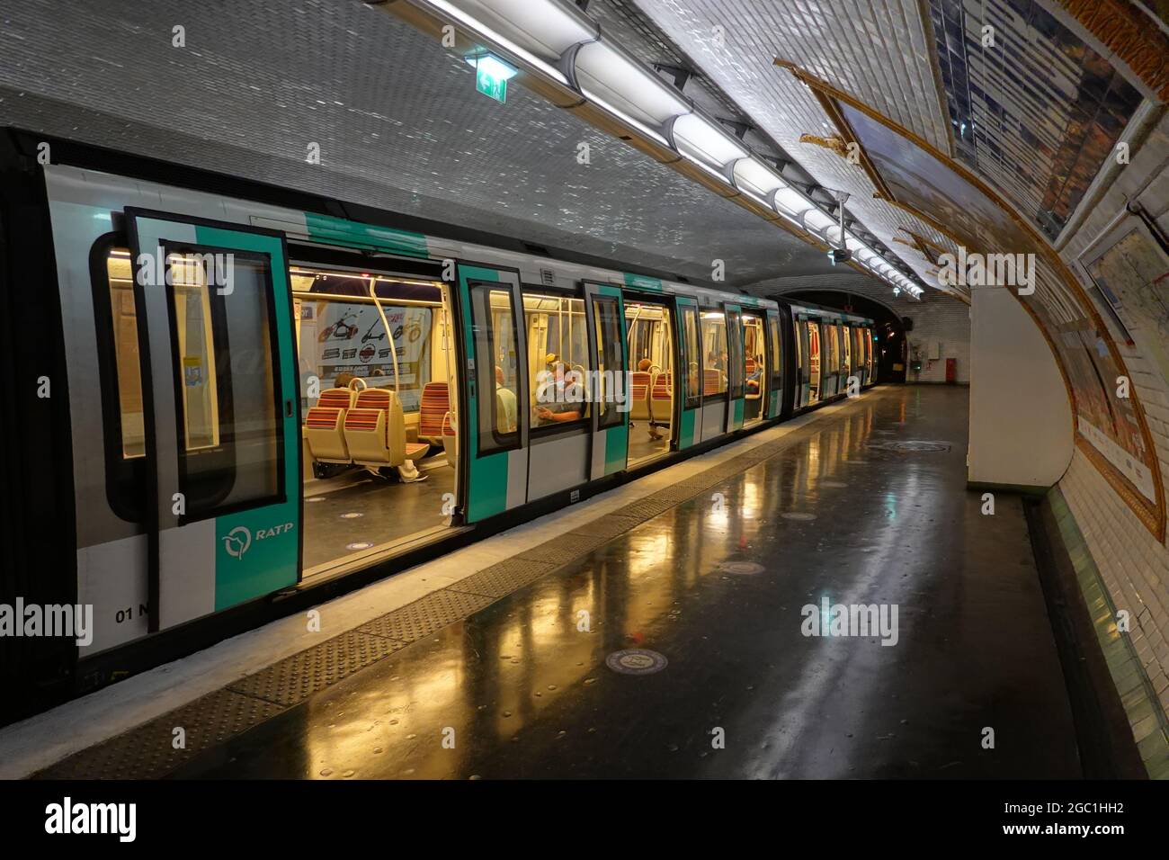 Paris, Metro M9, MichelAnge Molitor Stock Photo Alamy