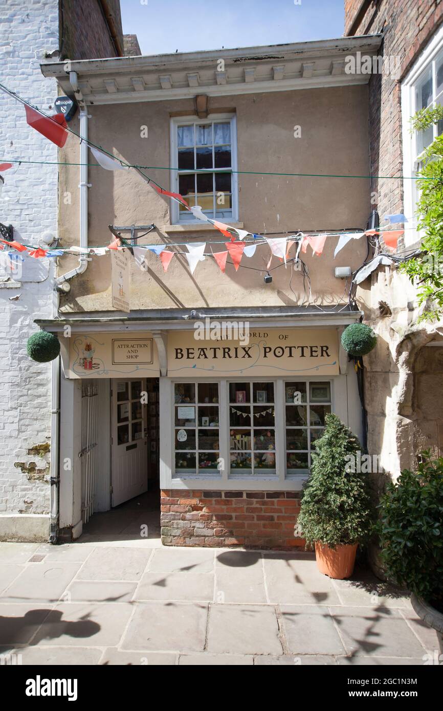 The Beatrix Potter, Tailor of Gloucester shop in Gloucester in the UK Stock Photo