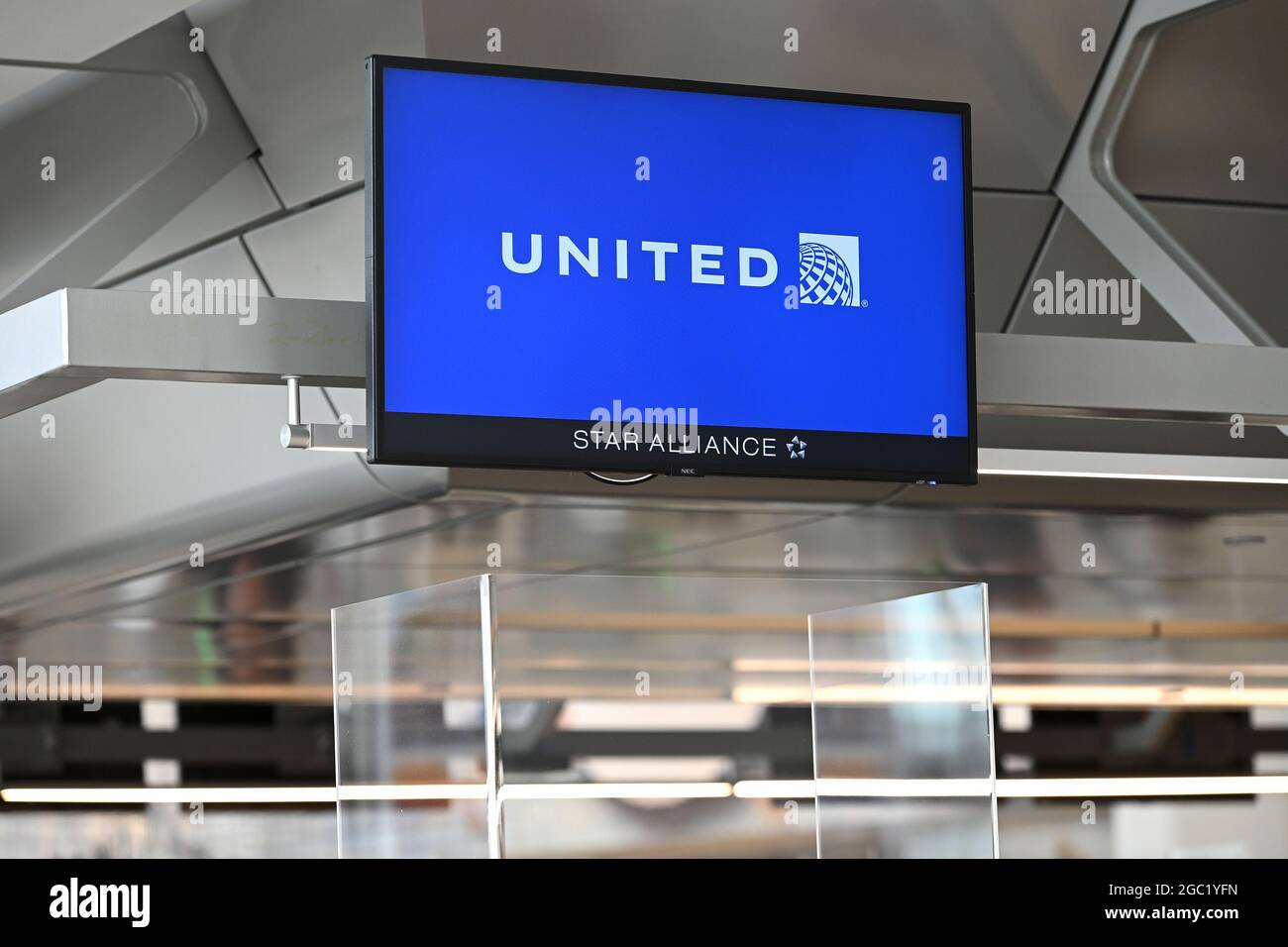 United airline check in counter hires stock photography and images Alamy