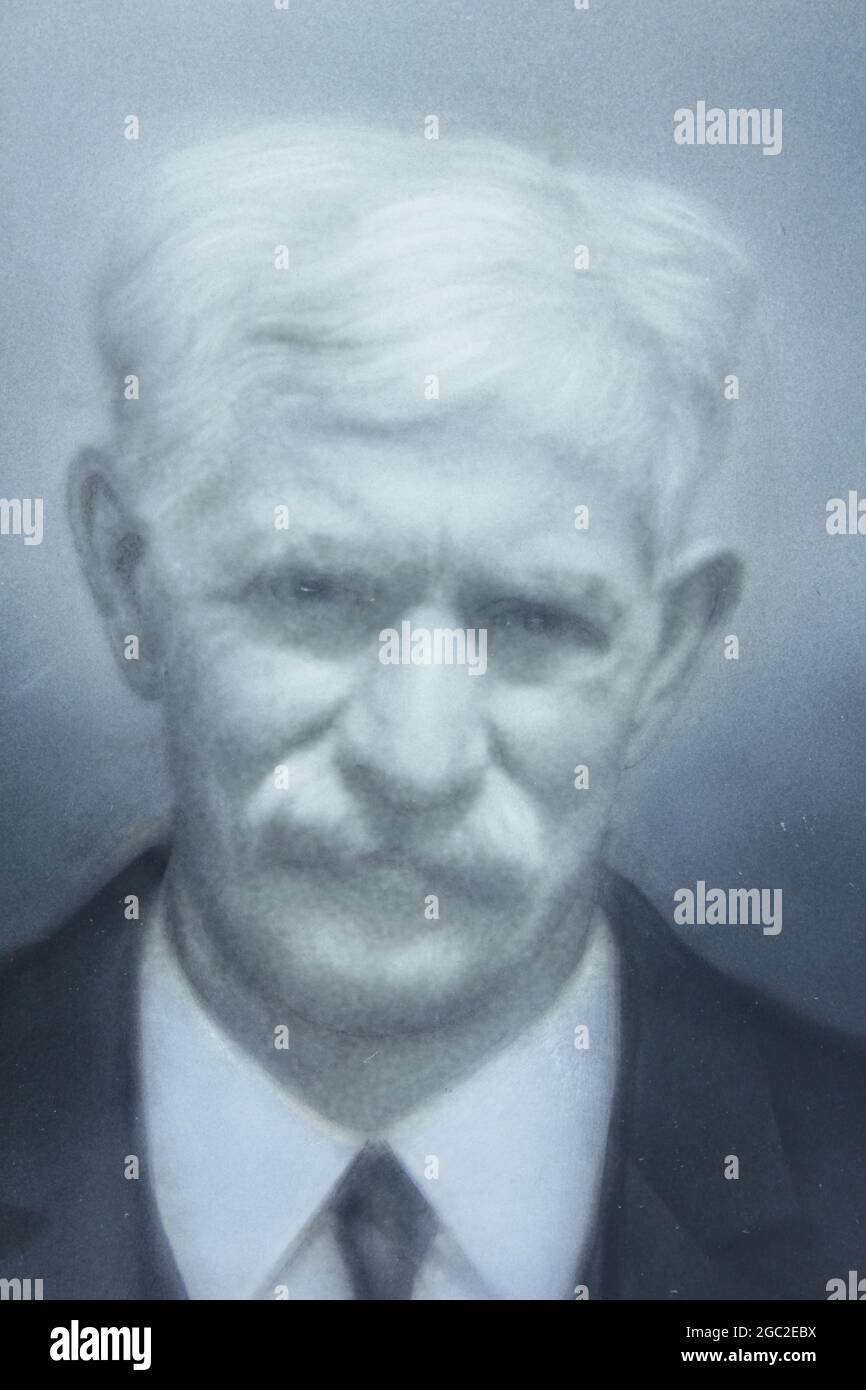 Old photo of man hi-res stock photography and images - Alamy
