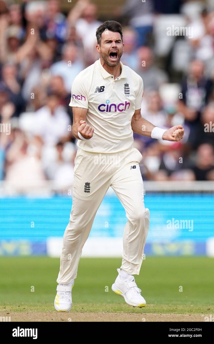England's Jimmy Anderson celebrates the wicket of India's KL Rahul during day three of Cinch First Test match at Trent Bridge, Nottingham. Picture date: Friday August 6, 2021. Stock Photo