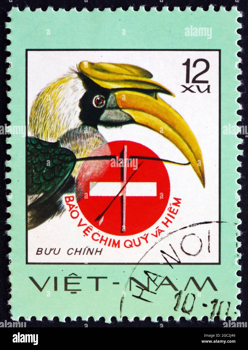 VIETNAM - CIRCA 1977: a stamp printed in Vietnam shows Great Hornbill, Buceros Bicornis, Rare Bird,  circa 1977 Stock Photo