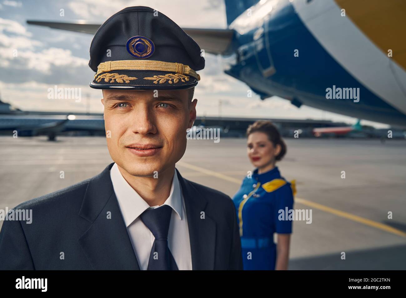 Female airline pilot hi-res stock photography and images - Alamy