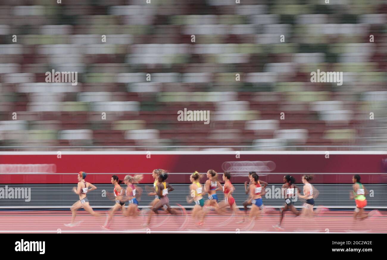 Tokyo, Japan. 6th Aug, 2021. Athletes compete during the Women's 1500m Final at the Tokyo 2020 Olympic Games in Tokyo, Japan, Aug. 6, 2021. Credit: Li Gang/Xinhua/Alamy Live News Stock Photo