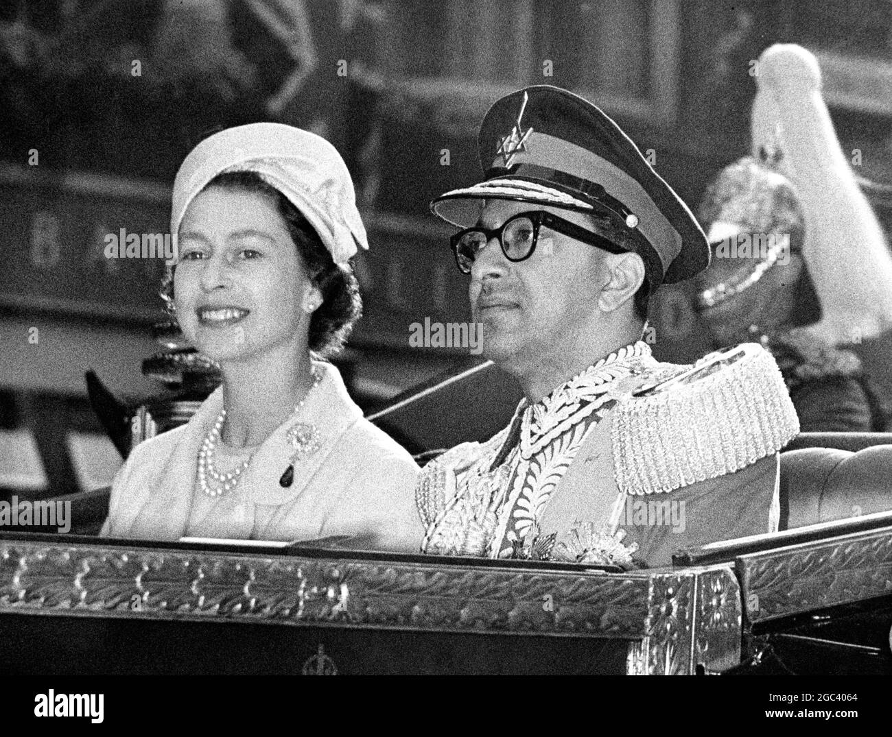 King and queen of nepal photo Black and White Stock Photos & Images - Alamy