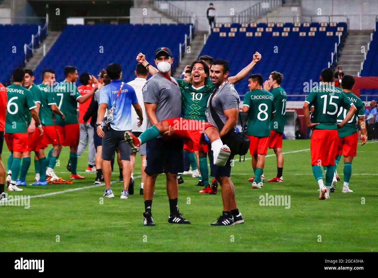 Saitama, Japan. 6th Aug, 2021. Mexico's DIEGO LAINEZ (10) celebrates after winning the football men's bronze medal match between Mexico and Japan during the Tokyo 2020 Olympic Games at the Saitama Stadium. Mexico defeats Japan 3-1. (Credit Image: © Rodrigo Reyes Marin/ZUMA Press Wire) Stock Photo