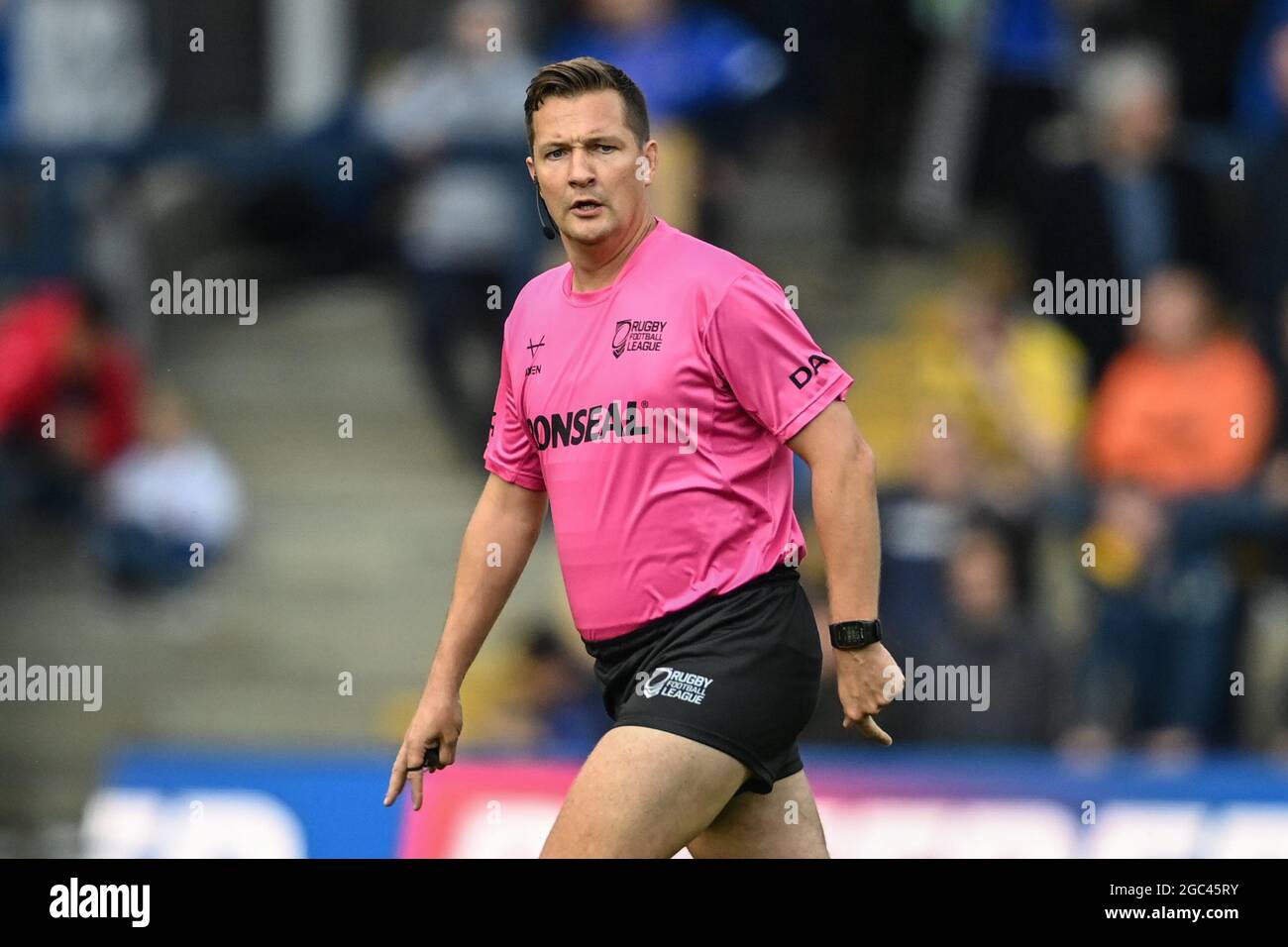 Referee Ben Thaler in action during his 400th Super League appearance Stock Photo