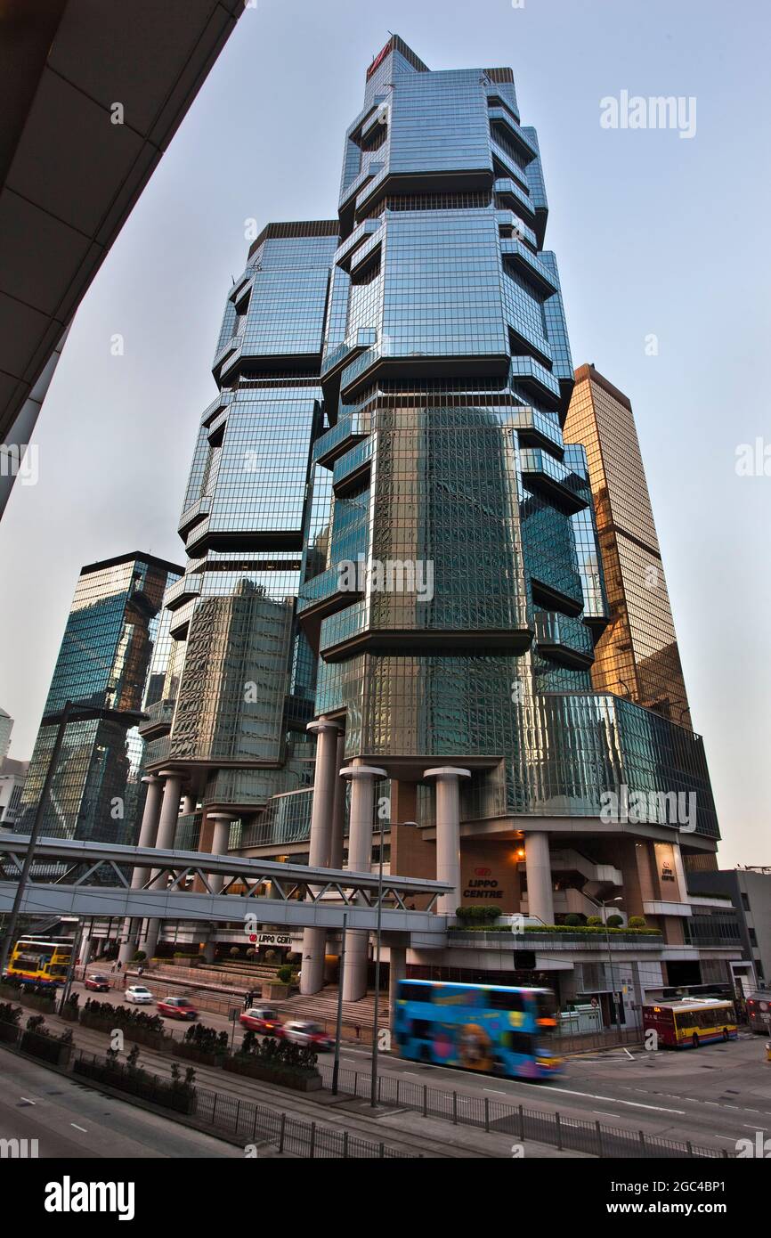 High-rise building at dusk in Hong Kong Island, China Stock Photo - Alamy