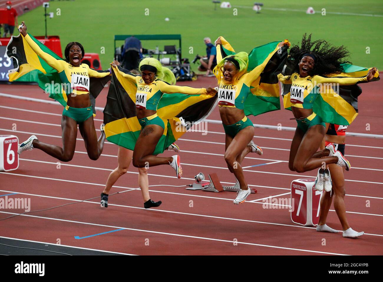 Tokyo, Kanto, Japan. 6th Aug, 2021. Jamaica celebrates winning the gold medal in the women's 4x100 relay final during the Tokyo 2020 Olympic Summer Games at Olympic Stadium. (Credit Image: © David McIntyre/ZUMA Press Wire) Credit: ZUMA Press, Inc./Alamy Live News Stock Photo