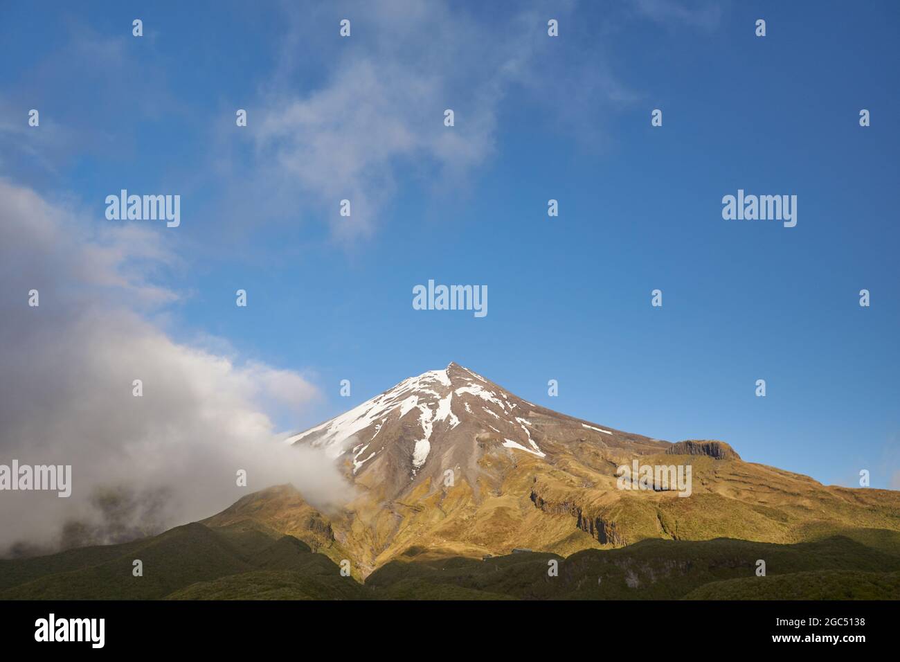 Taranaki - Mt. Egmont volcano in New Zealand Stock Photo - Alamy