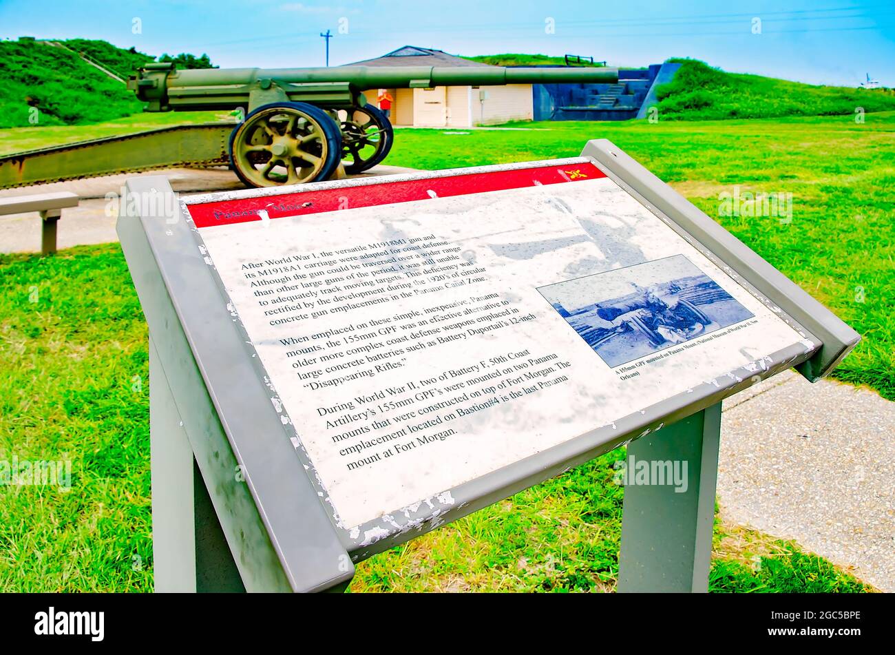 An M1918M1 cannon with a Panama mount is displayed at Fort Morgan, July 31, 2021, in Gulf Shores, Alabama. Stock Photo